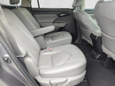2022 Toyota Highlander XLE FWD (Natl)