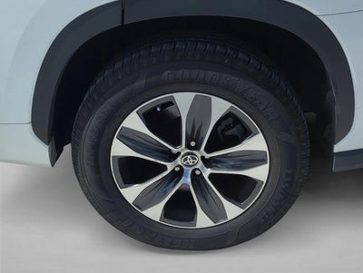 2022 Toyota Highlander XLE FWD (Natl)