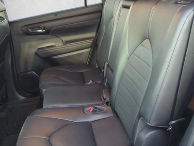 2021 Toyota Highlander XLE FWD (Natl)