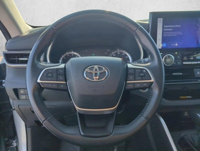 2023 Toyota Highlander XLE FWD (Natl)