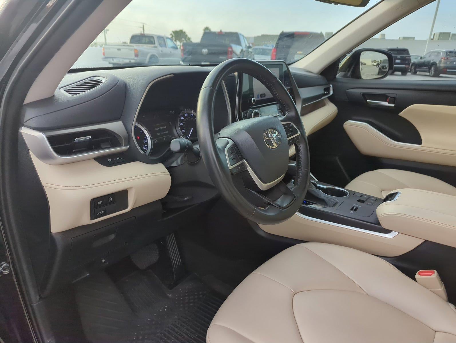 2023 Toyota Highlander XLE FWD (Natl)