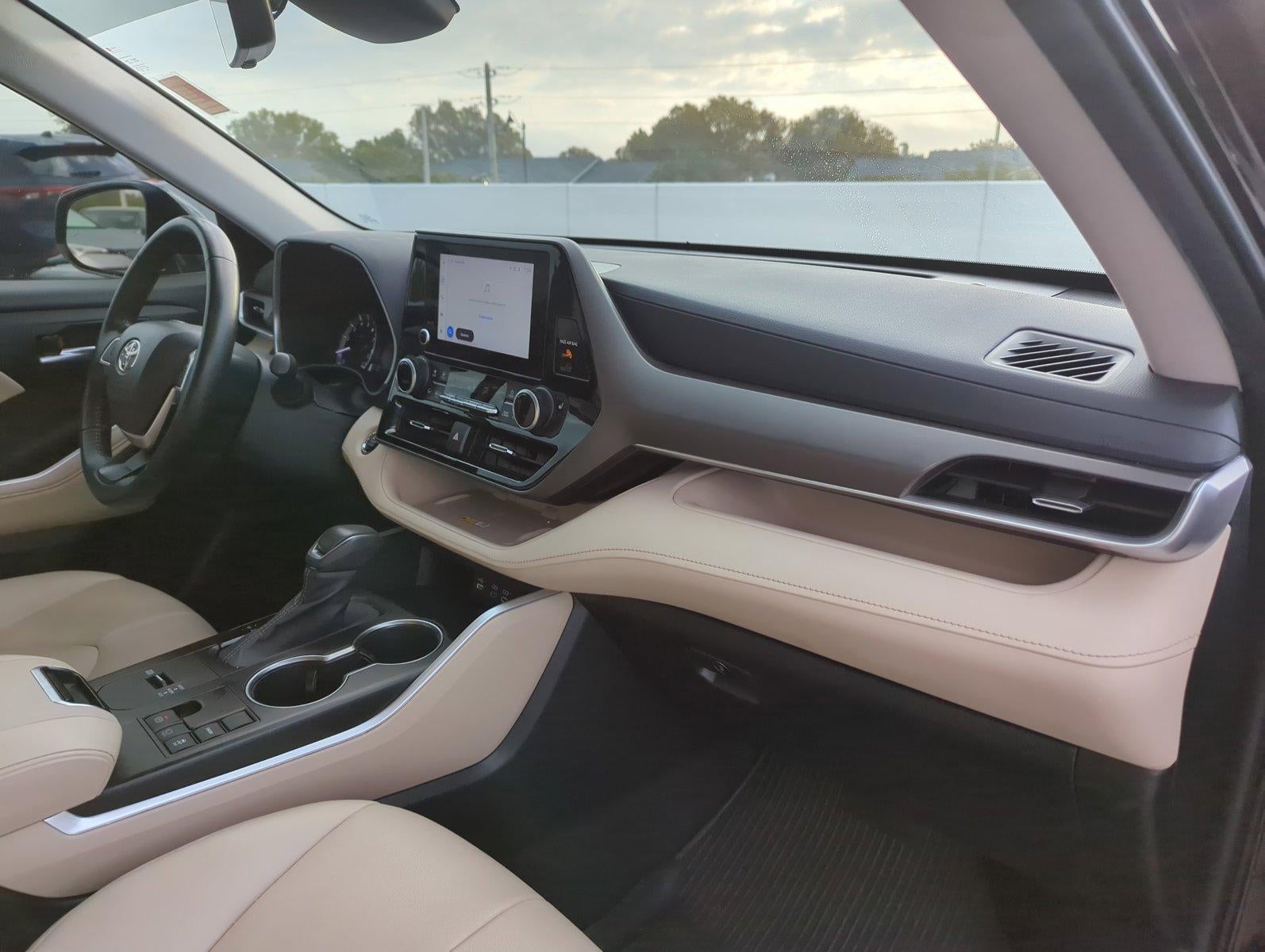 2023 Toyota Highlander XLE FWD (Natl)