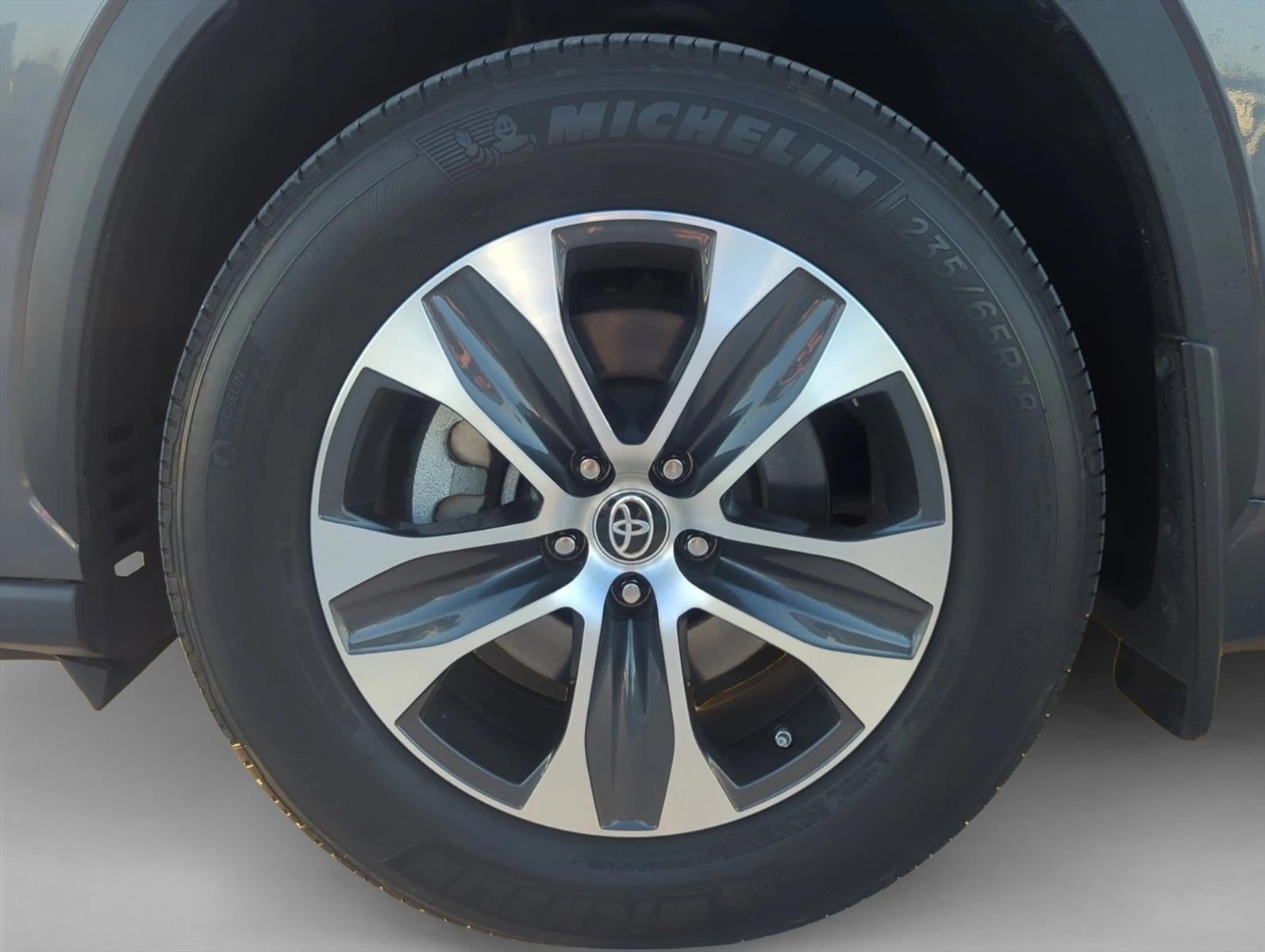 2023 Toyota Highlander XLE AWD (Natl)