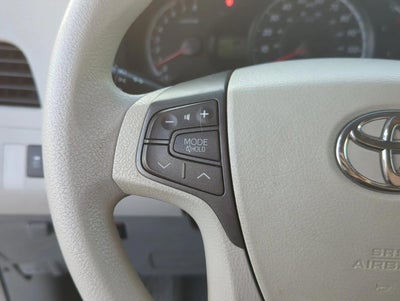 2011 Toyota Sienna 5dr 8-Pass Van V6 LE FWD (Natl)