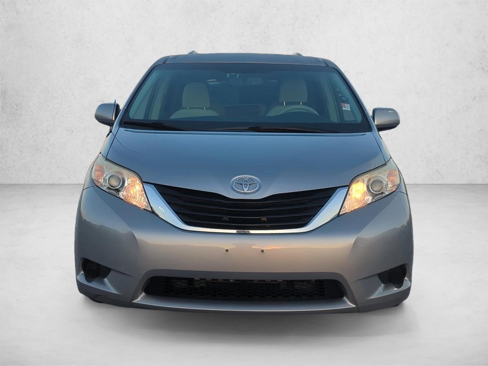 2011 Toyota Sienna 5dr 8-Pass Van V6 LE FWD (Natl)