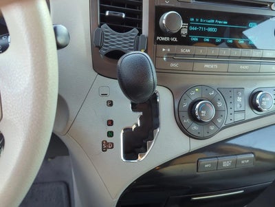 2011 Toyota Sienna 5dr 8-Pass Van V6 LE FWD (Natl)