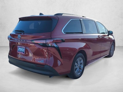 2022 Toyota Sienna LE FWD 8-Passenger (Natl)