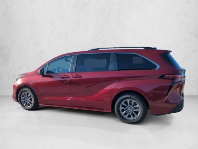 2022 Toyota Sienna LE FWD 8-Passenger (Natl)