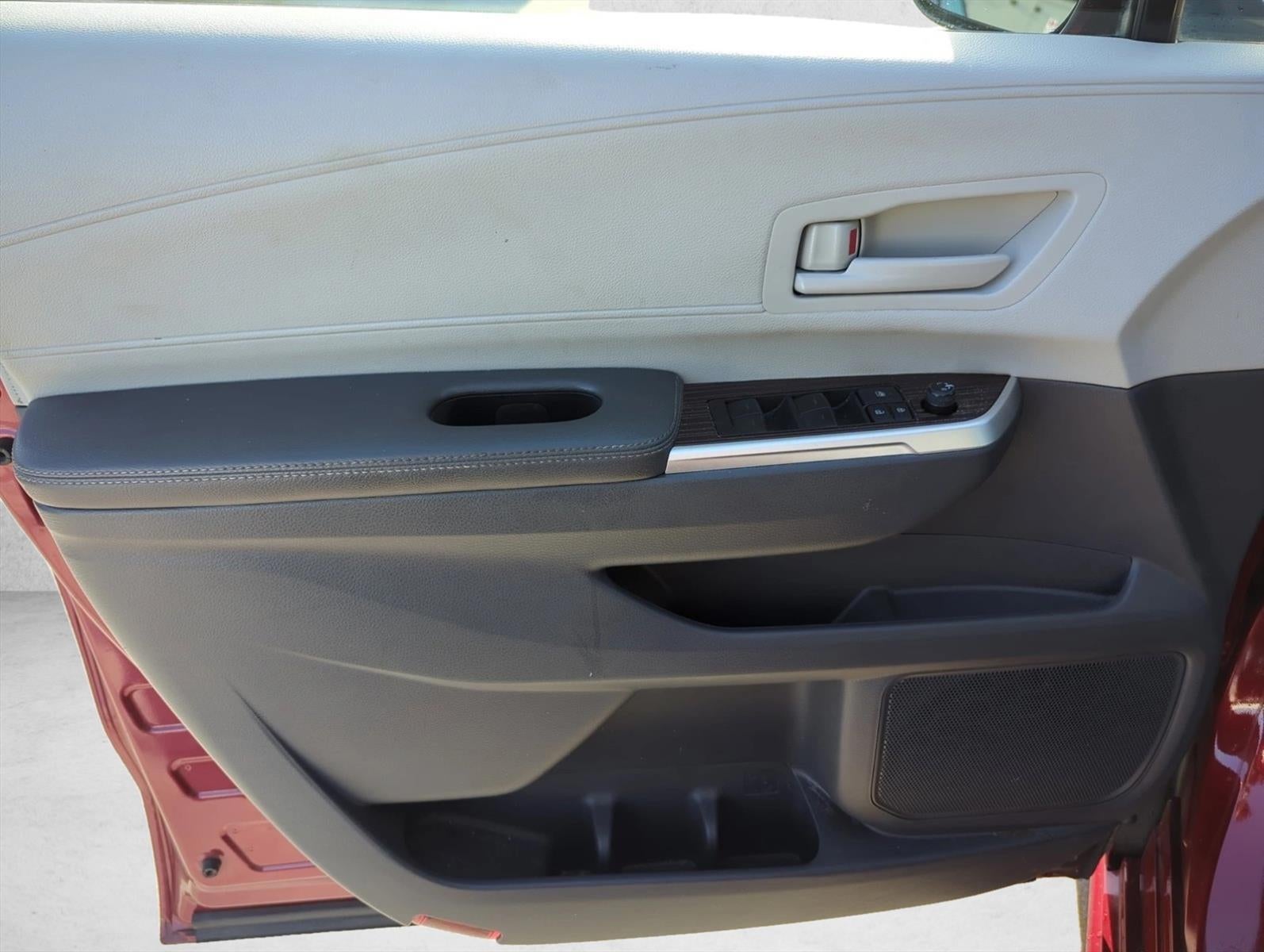 2022 Toyota Sienna LE FWD 8-Passenger (Natl)