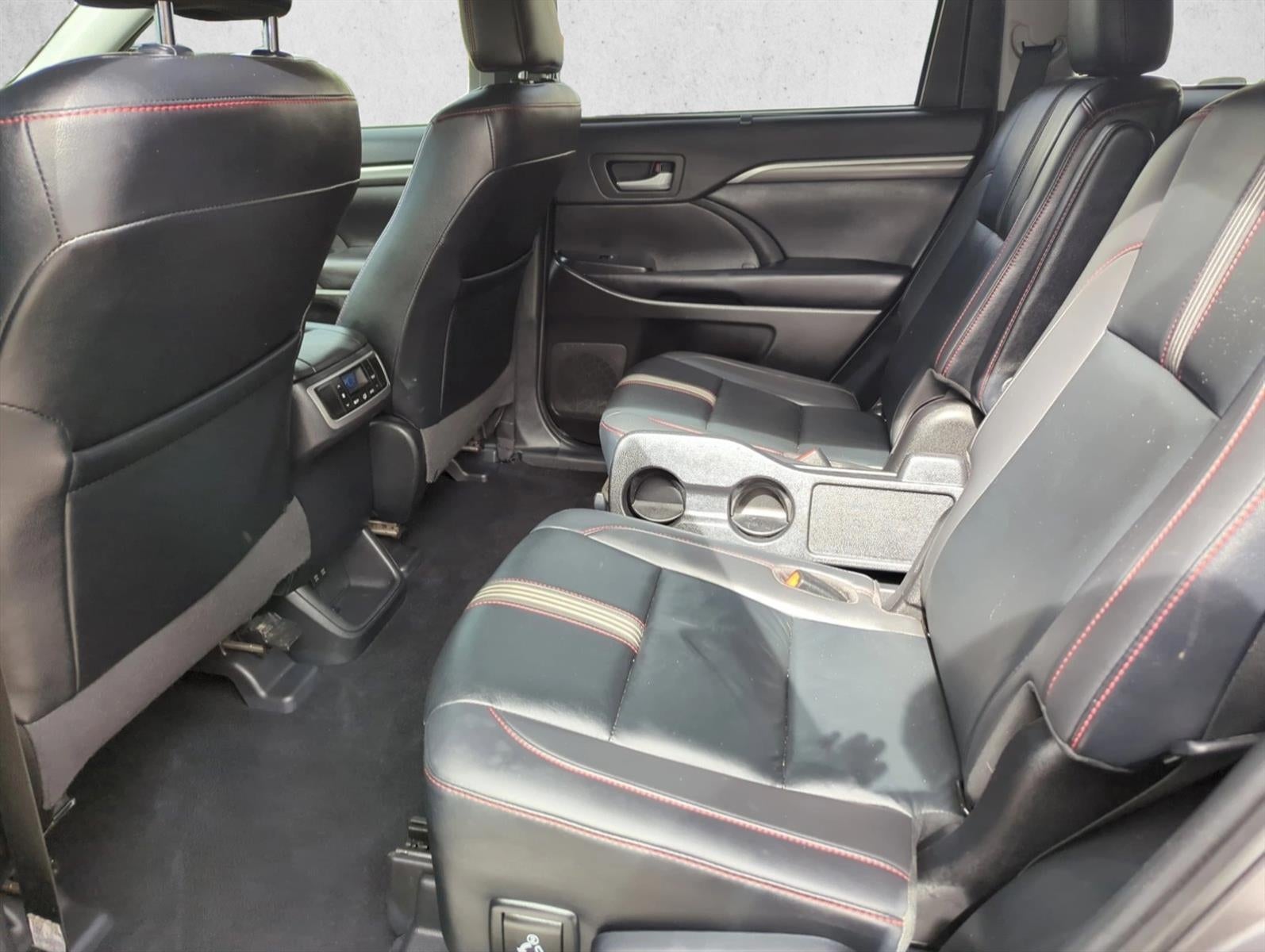 2019 Toyota Highlander SE V6 FWD (Natl)