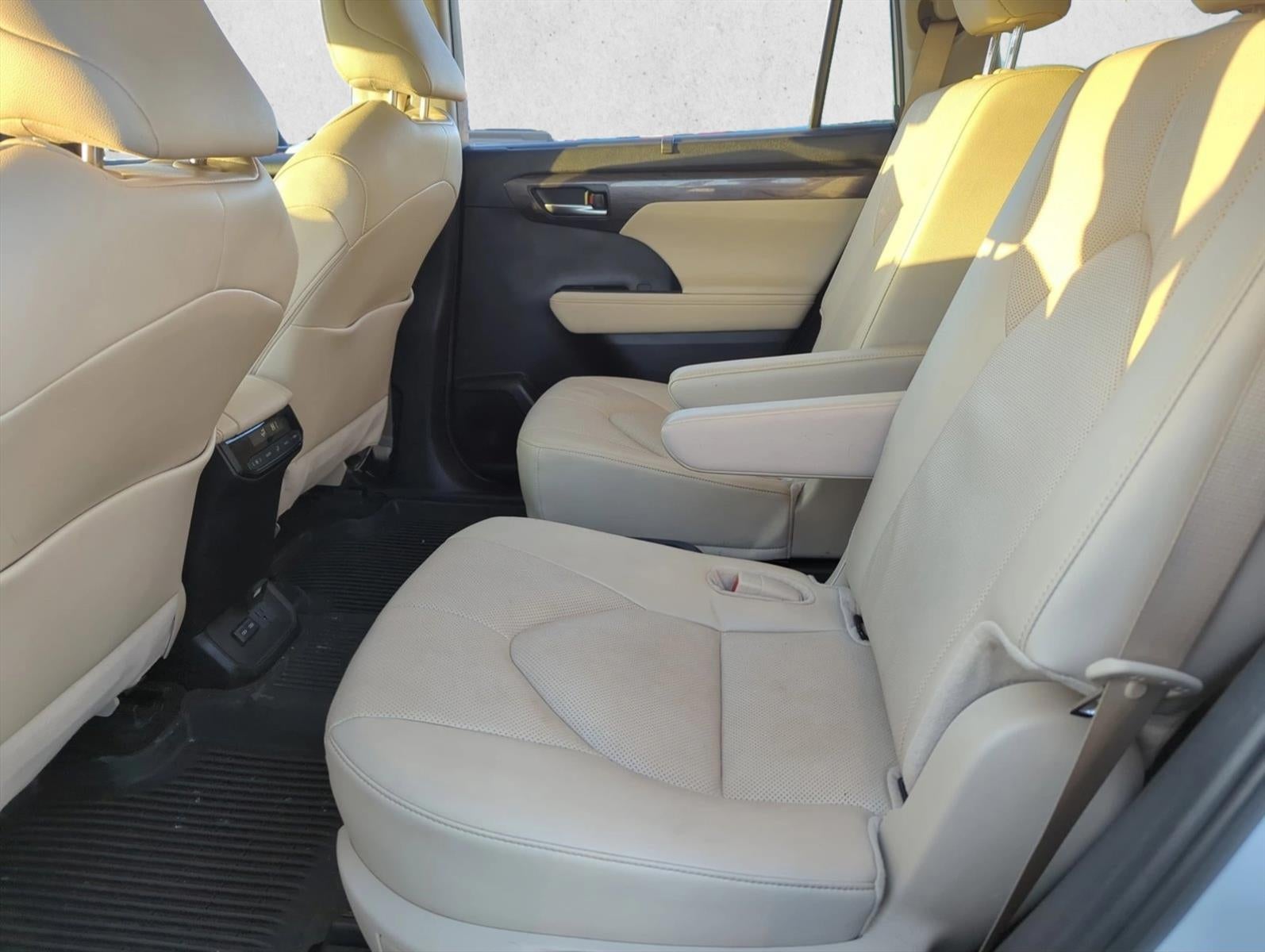 2024 Toyota Highlander Hybrid Limited AWD (Natl)