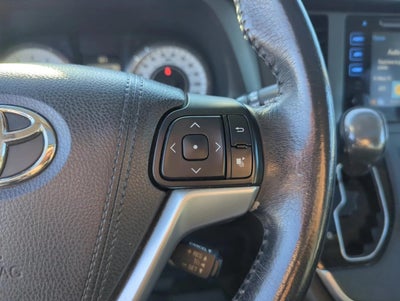 2017 Toyota Sienna SE FWD 8-Passenger (Natl)