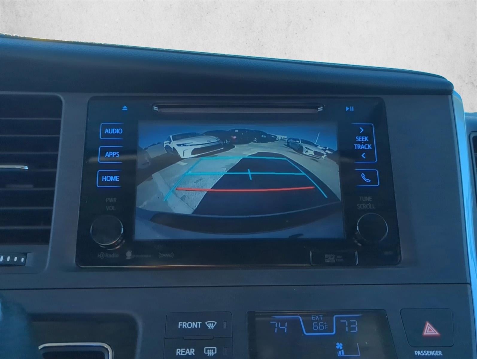 2017 Toyota Sienna SE FWD 8-Passenger (Natl)