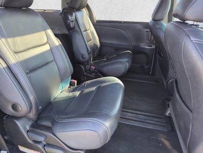 2017 Toyota Sienna SE FWD 8-Passenger (Natl)