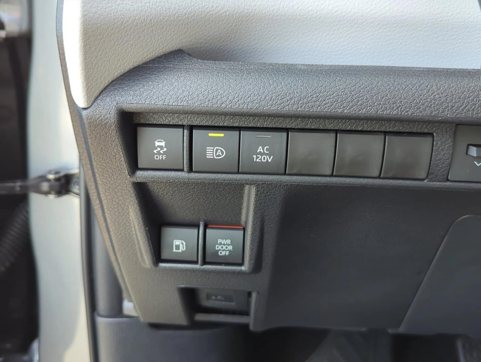 2026 Toyota Sienna XLE FWD 8-Passenger (Natl)