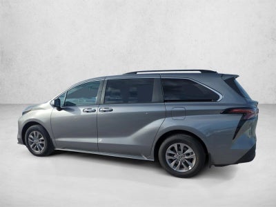 2026 Toyota Sienna XLE FWD 8-Passenger (Natl)