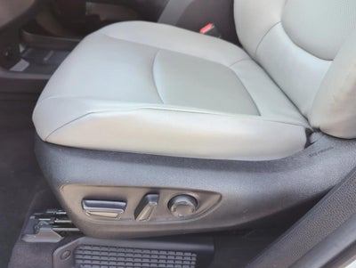 2025 Toyota Sienna XLE FWD 8-Passenger (Natl)
