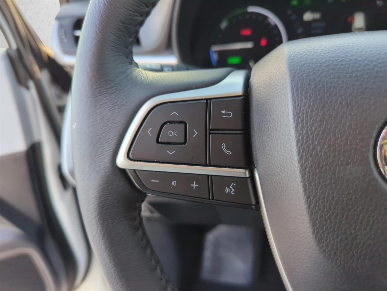 2025 Toyota Sienna XLE FWD 8-Passenger (Natl)