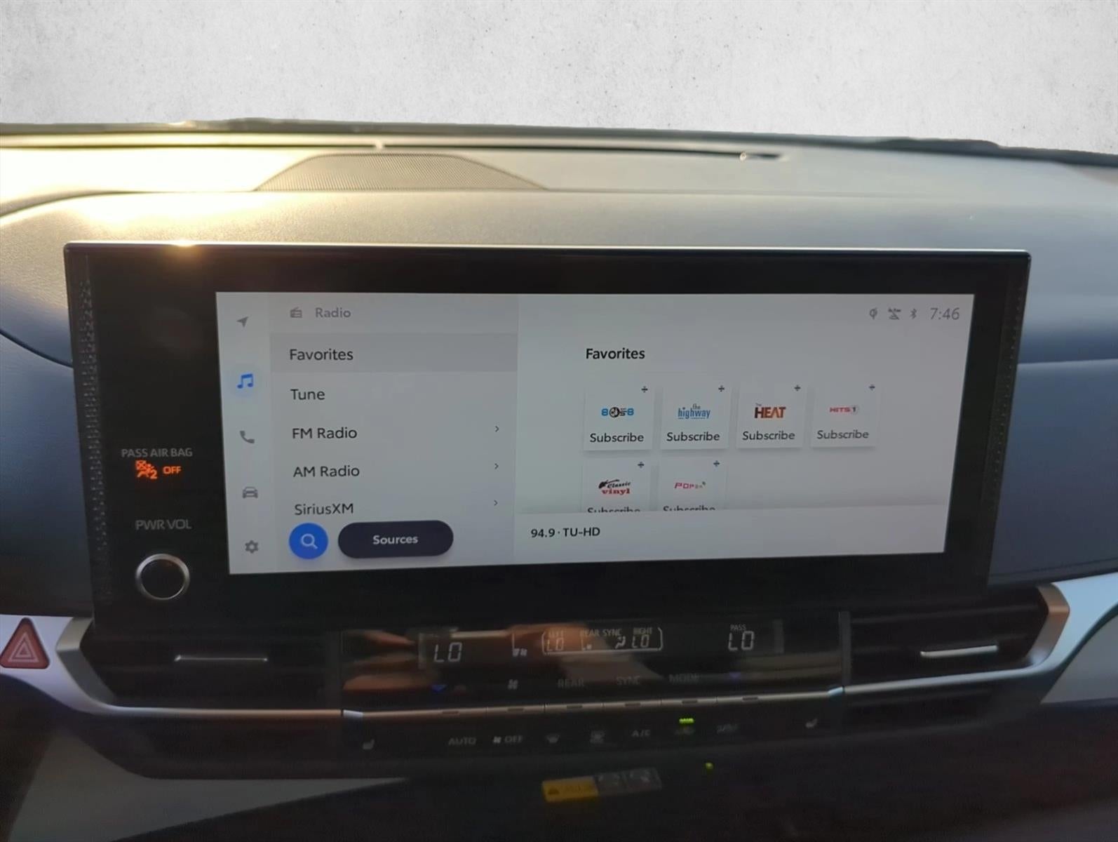 2025 Toyota Sienna XLE FWD 8-Passenger (Natl)