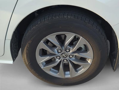 2025 Toyota Sienna XLE FWD 8-Passenger (Natl)