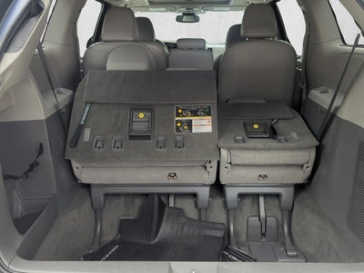 2019 Toyota Sienna XLE FWD 8-Passenger (Natl)