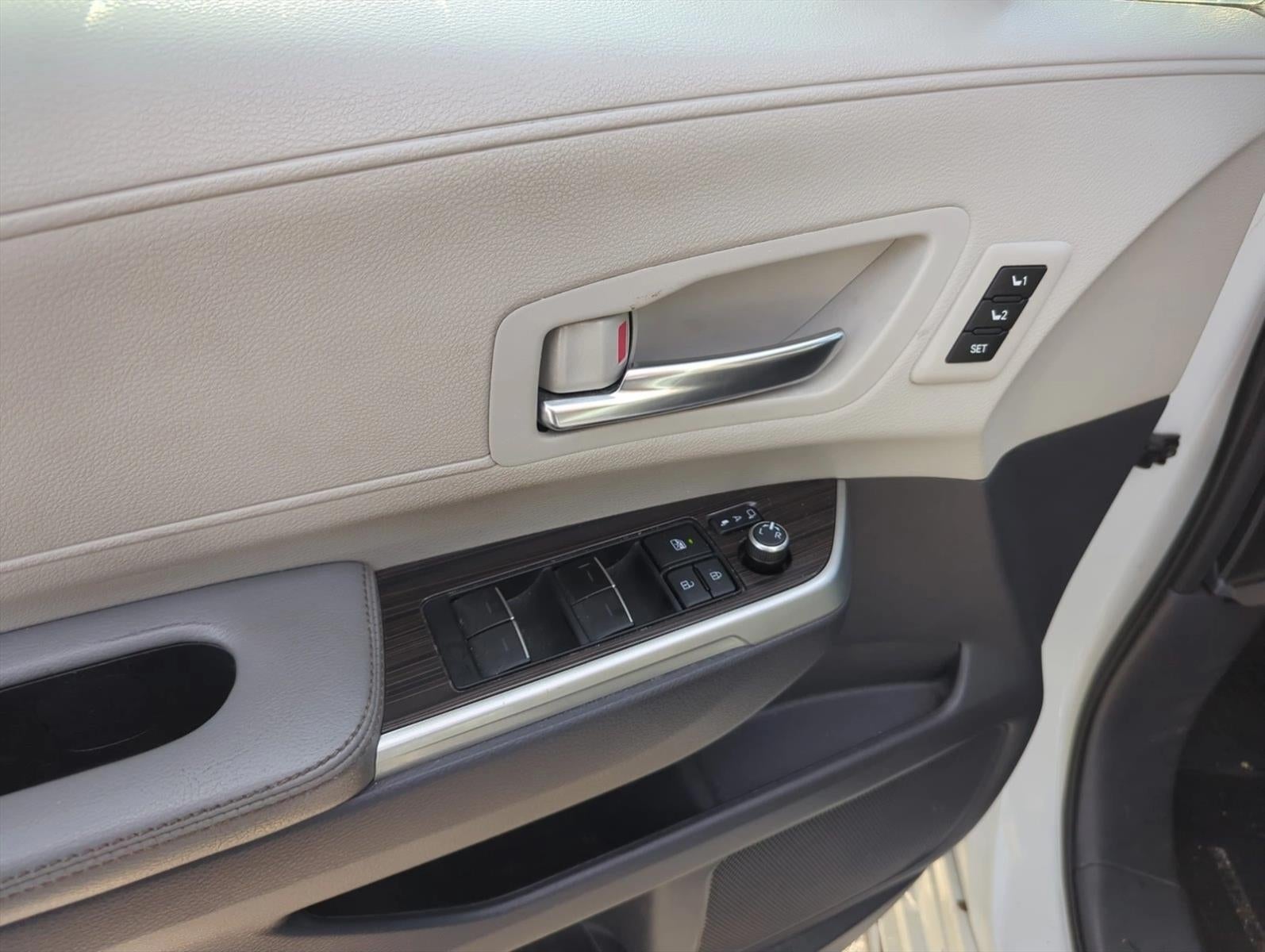 2021 Toyota Sienna Limited FWD 7-Passenger (GS)