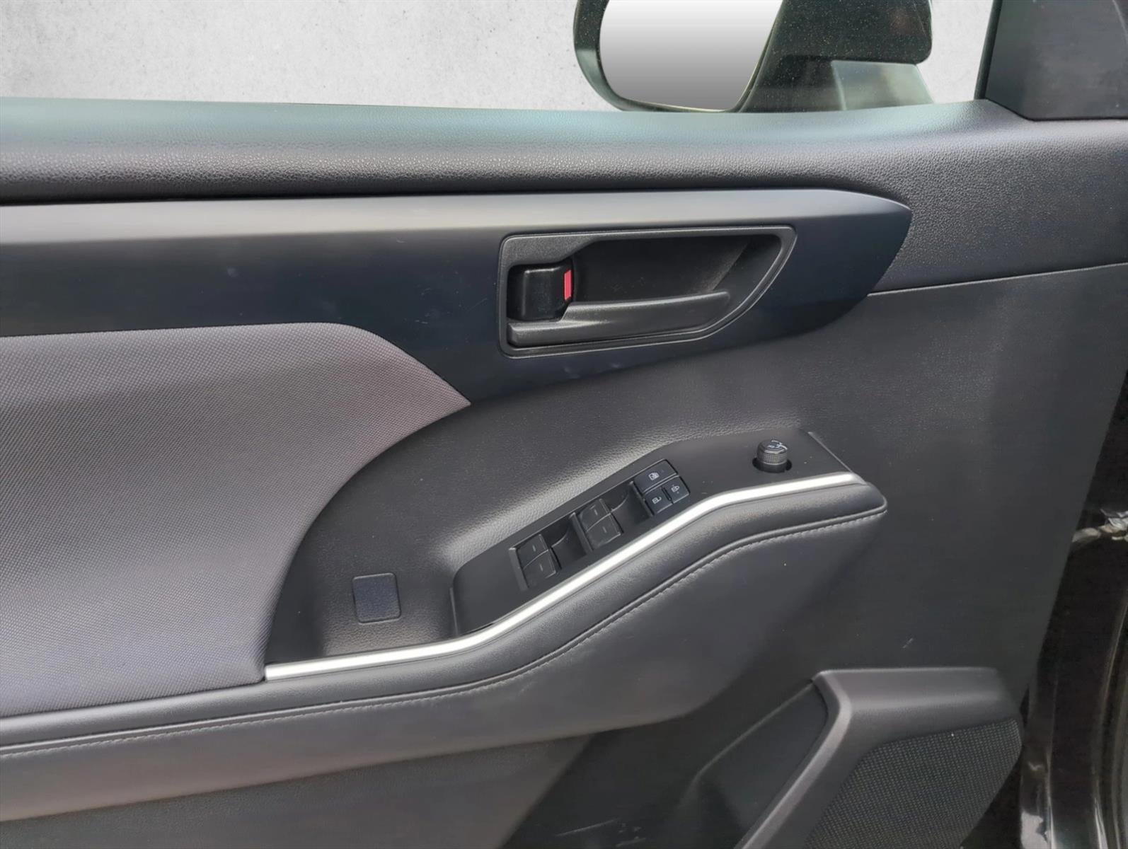 2021 Toyota Highlander LE FWD (GS)