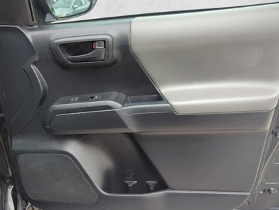2017 Toyota Tacoma SR Double Cab 5' Bed I4 4x2 AT (GS)