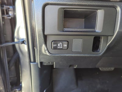 2017 Toyota Tacoma SR5 Double Cab 5' Bed V6 4x2 AT (GS)