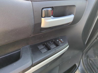 2017 Toyota Tundra 4WD 4WD SR5 CrewMax 5.5' Bed 5.7L FFV (SE)