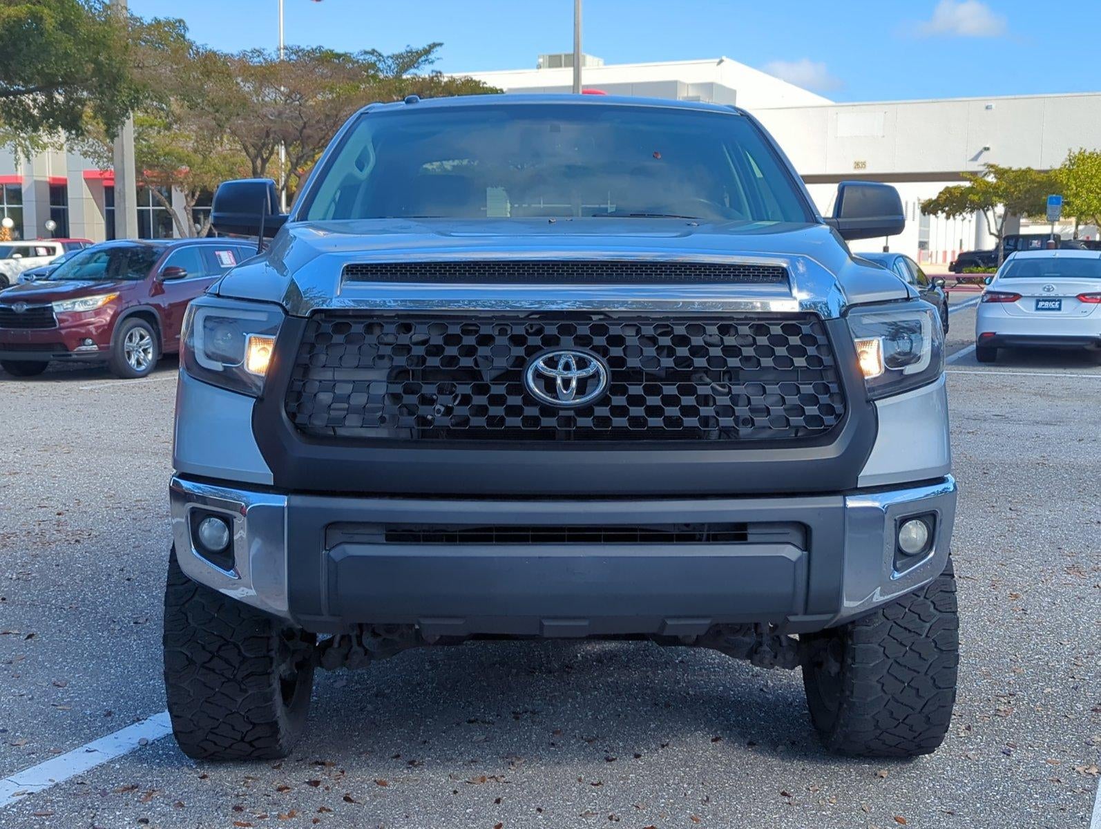 2016 Toyota Tundra 2WD Truck 2WD CrewMax Short Bed 5.7L FFV SR5 (SE)