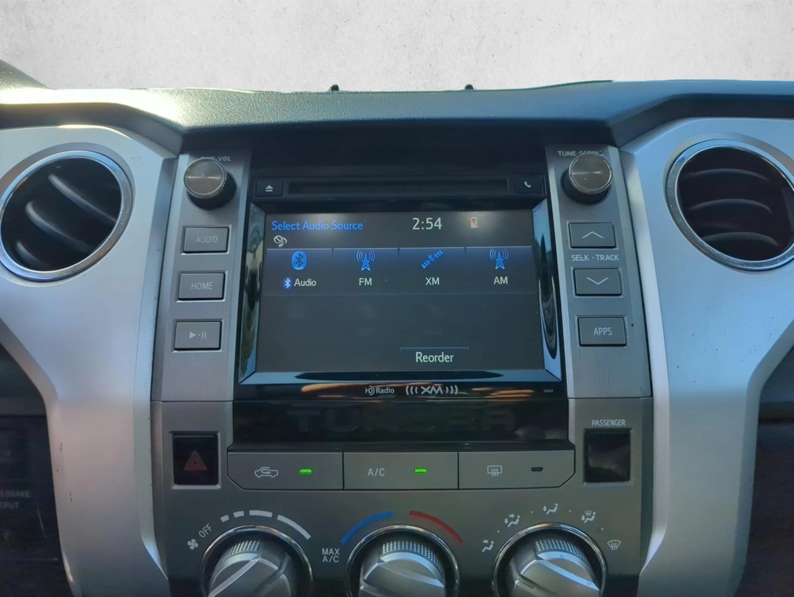 2016 Toyota Tundra 2WD Truck 2WD CrewMax Short Bed 5.7L FFV SR5 (SE)