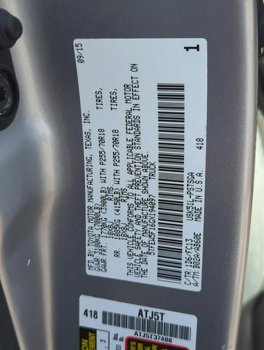 2016 Toyota Tundra 2WD Truck 2WD CrewMax Short Bed 5.7L FFV SR5 (SE)