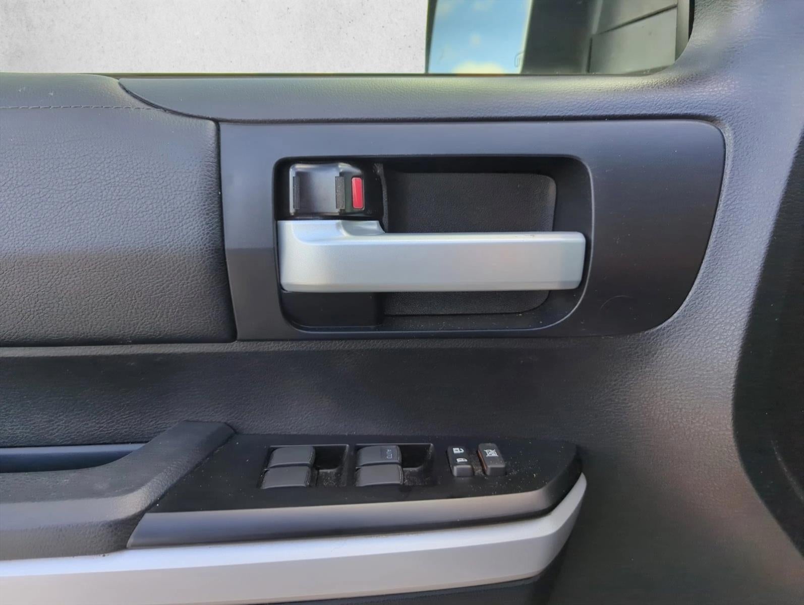 2021 Toyota Tundra 2WD 2WD SR5 CrewMax 5.5' Bed 5.7L (SE)