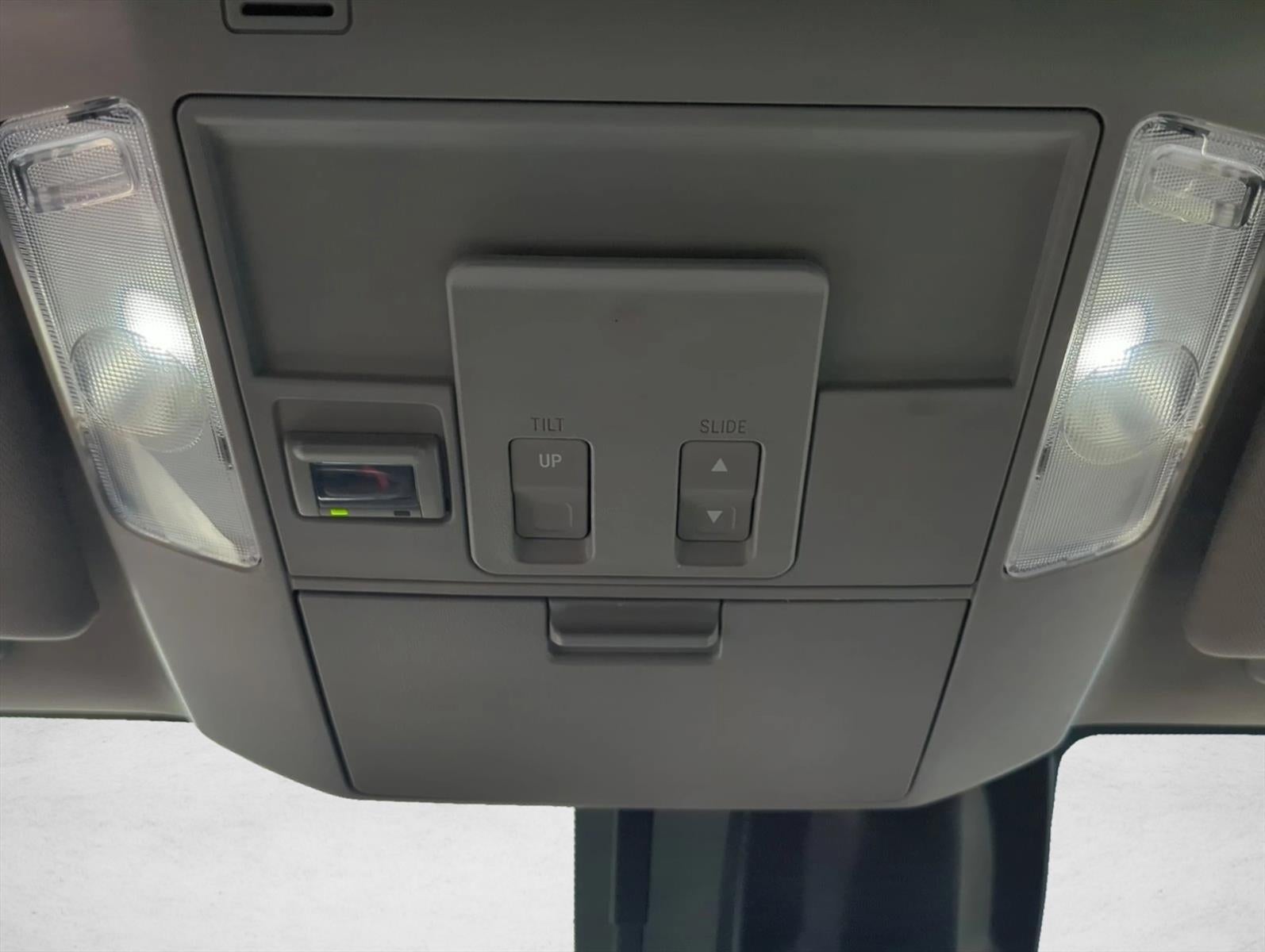 2021 Toyota Tundra 2WD 2WD Limited CrewMax 5.5' Bed 5.7L (GS)