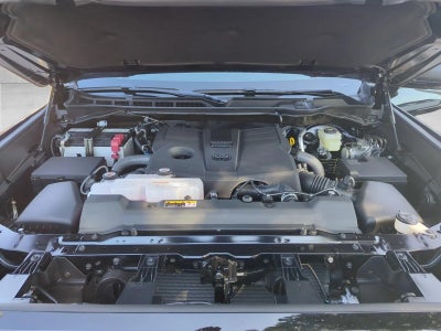 2025 Toyota Tundra 4WD 4WD SR5 CrewMax 5.5' Bed (SE)
