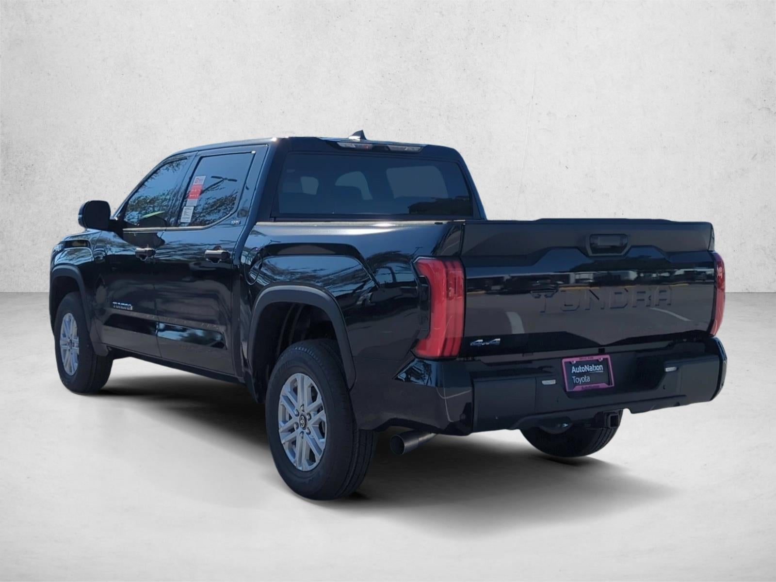 2025 Toyota Tundra 4WD 4WD SR5 CrewMax 5.5' Bed (SE)