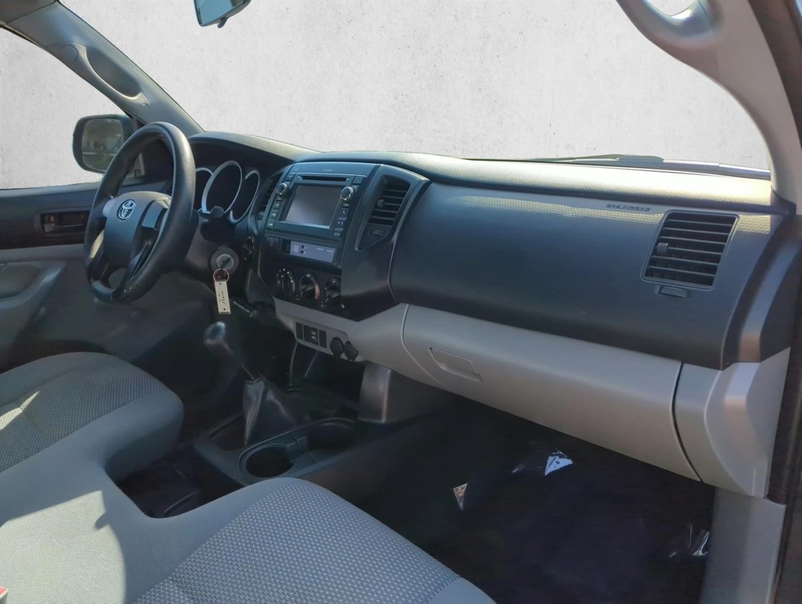 2013 Toyota Tacoma 4WD Regular Cab Standard Bed I4 Manual (Natl)