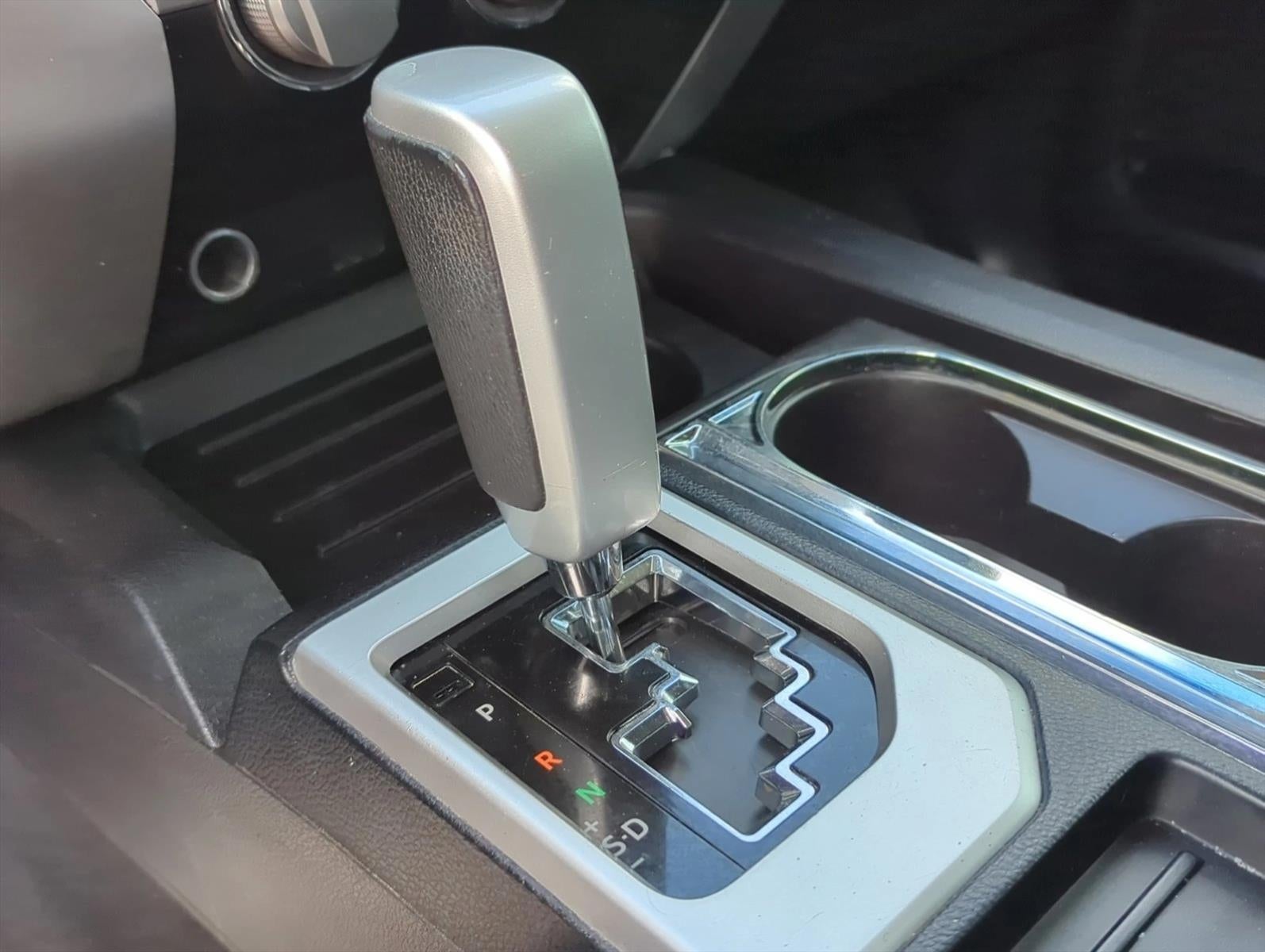 2016 Toyota Tundra 2WD Truck 2WD Double Cab Standard Bed 4.6L V8 SR5 (Natl)