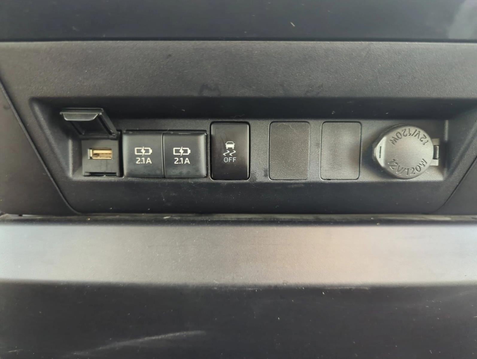 2021 Toyota Tundra 2WD 2WD SR Double Cab 6.5' Bed 5.7L (Natl)