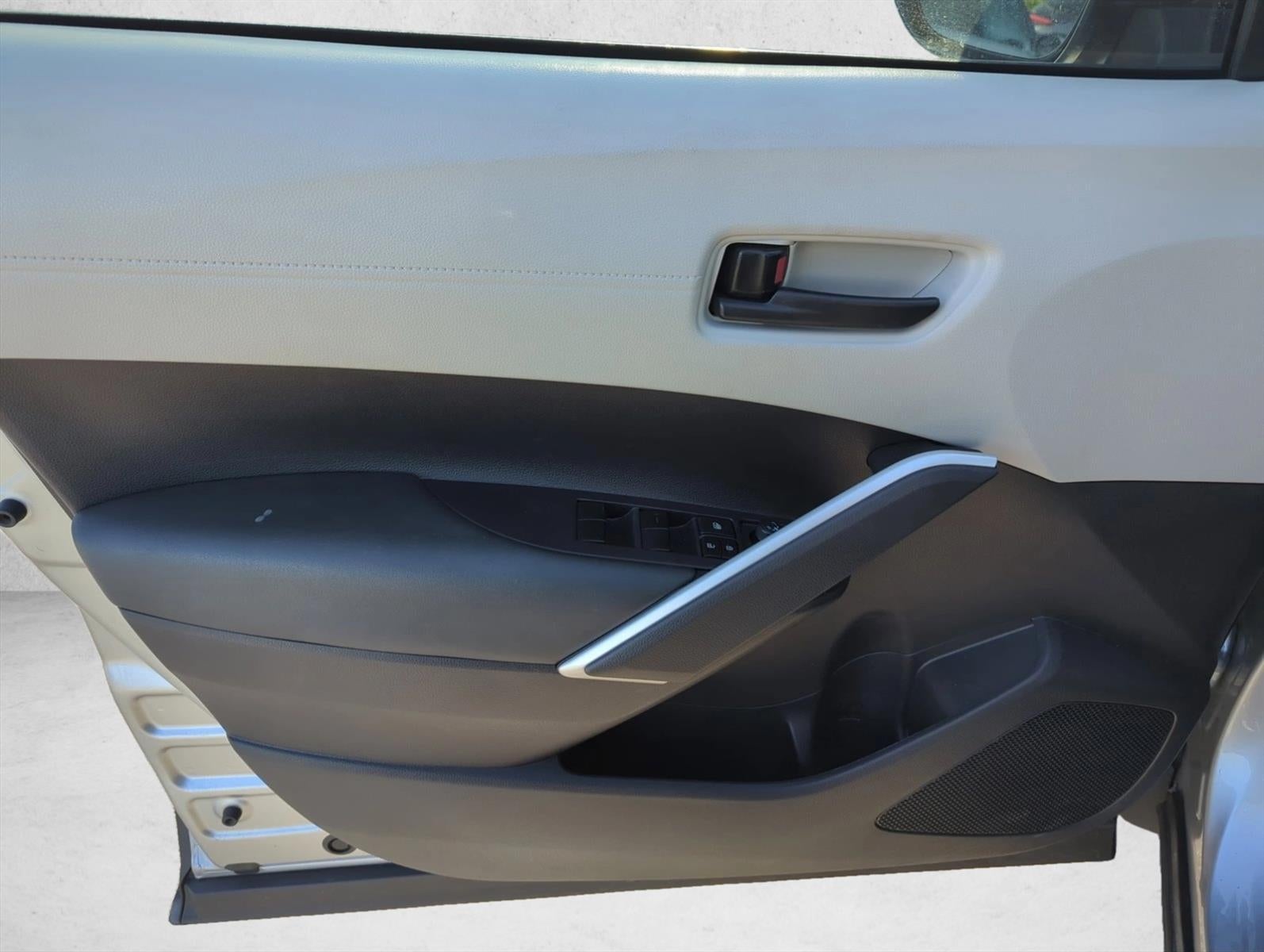 2025 Toyota Corolla Cross L 2WD (Natl)