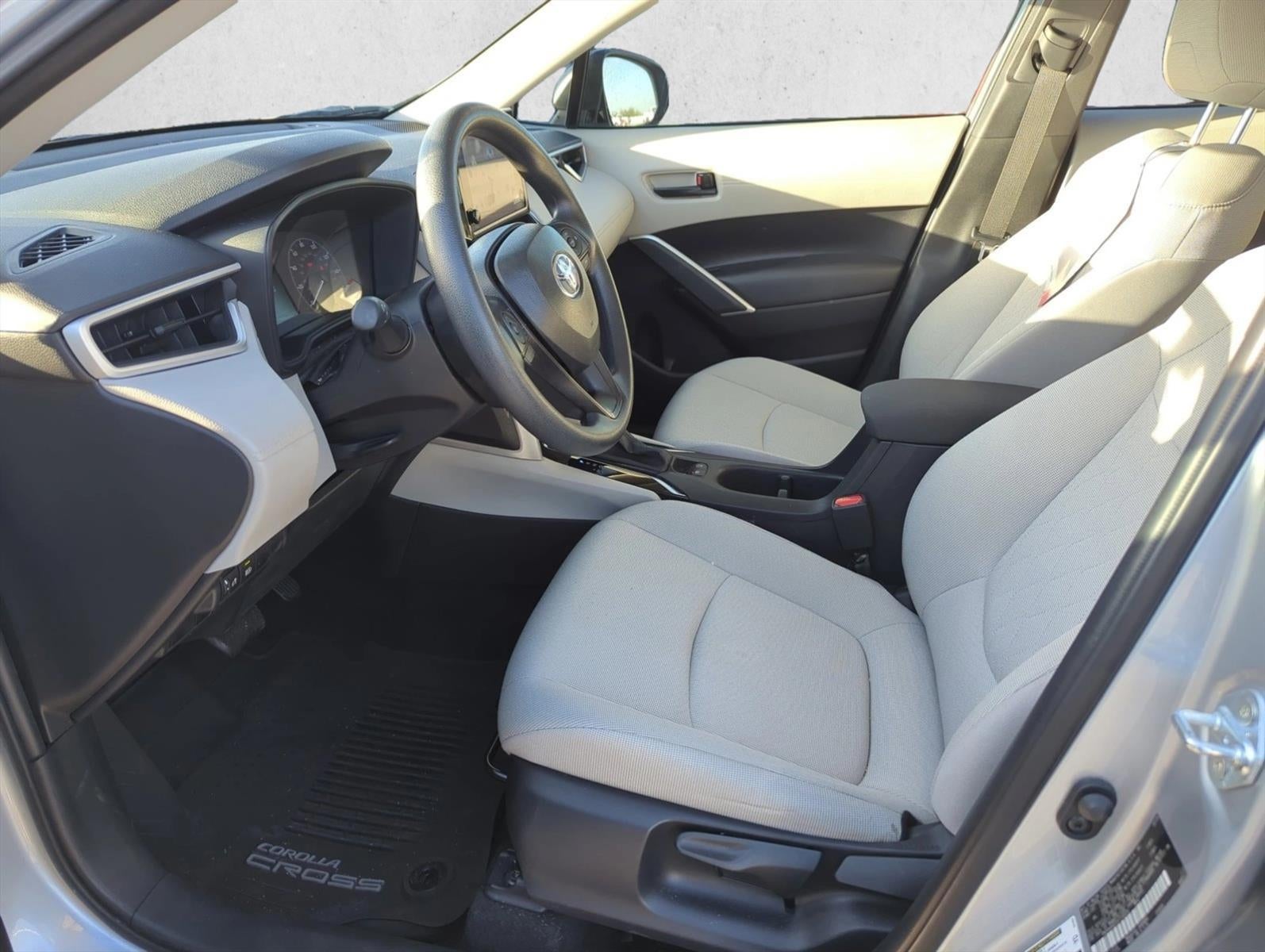 2025 Toyota Corolla Cross L 2WD (Natl)