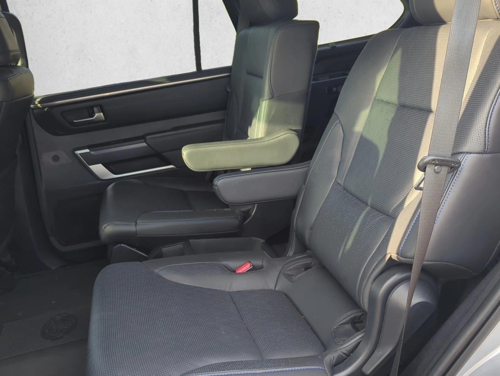 2024 Toyota Sequoia Platinum RWD (Natl)