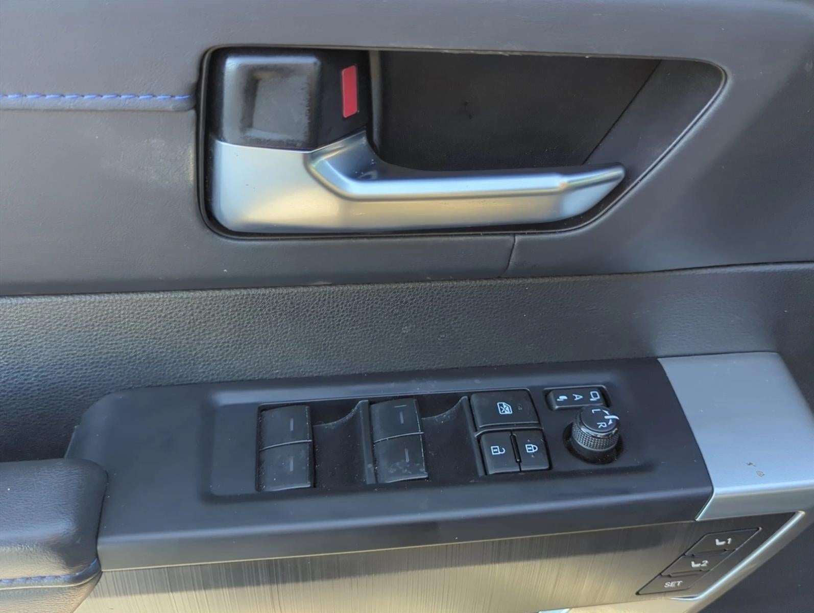 2024 Toyota Sequoia Platinum 4WD (Natl)