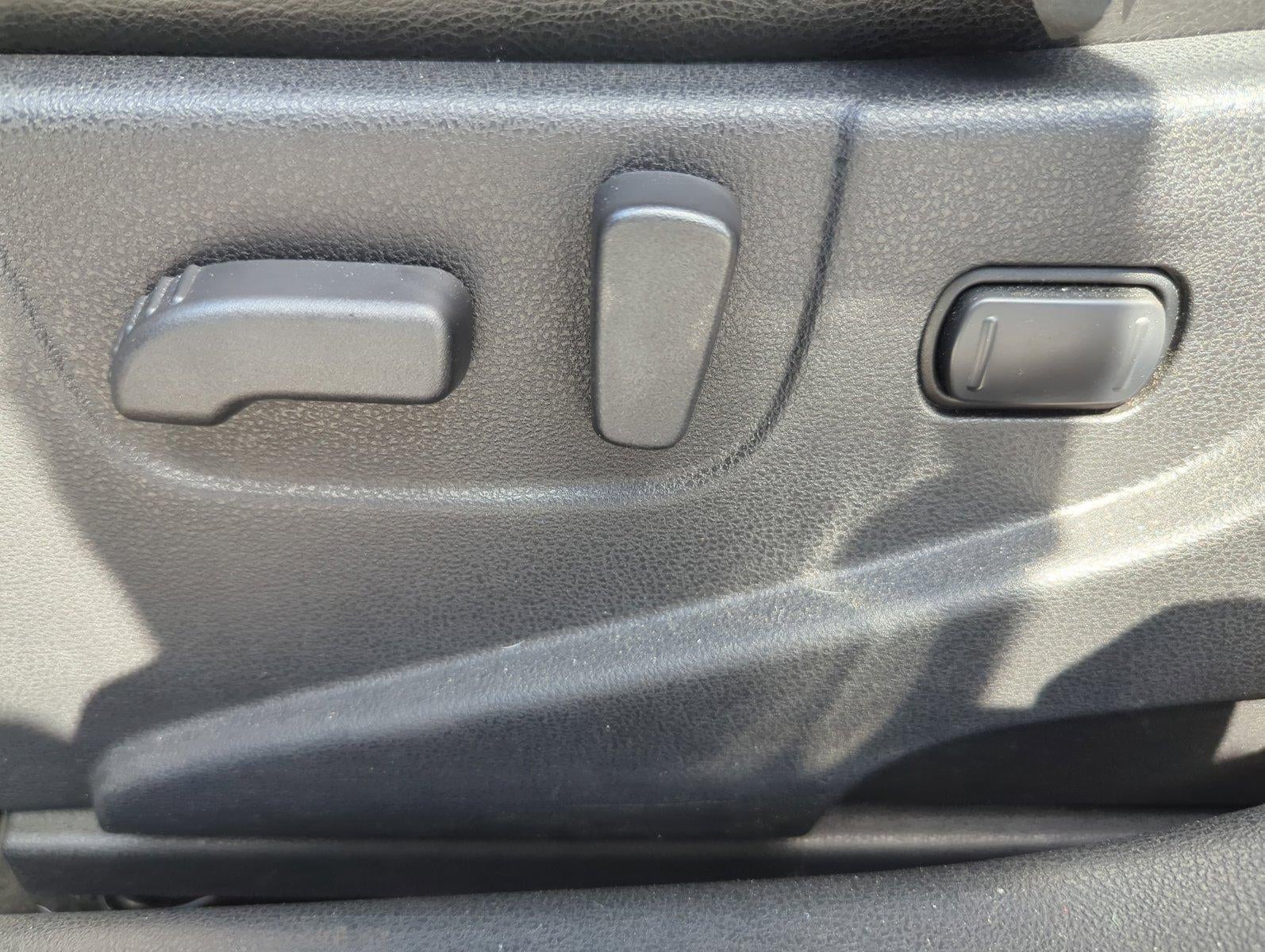 2012 Nissan Rogue FWD 4dr SL