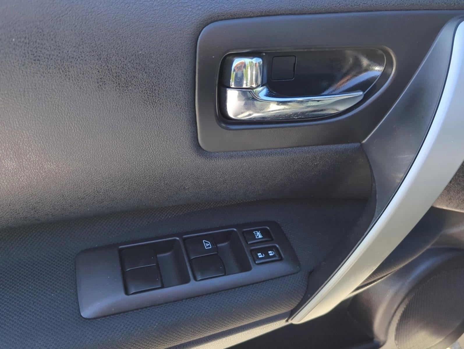 2013 Nissan Rogue AWD 4dr S