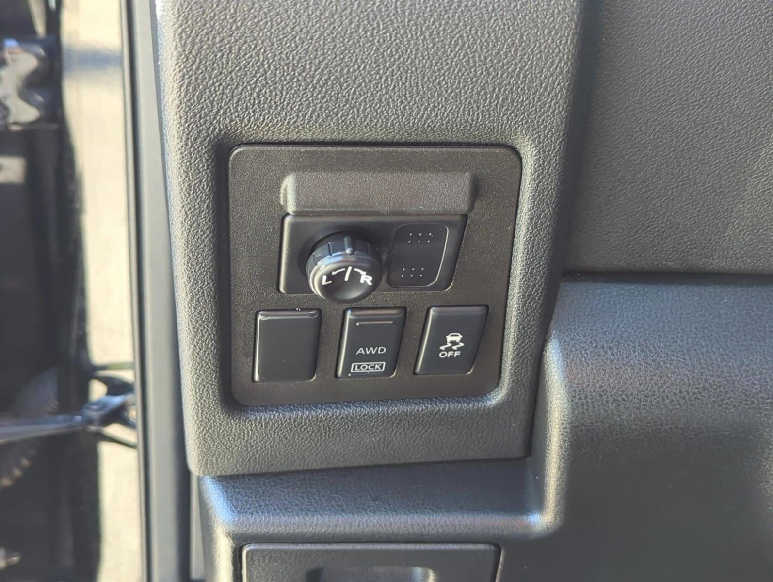 2013 Nissan Rogue AWD 4dr S