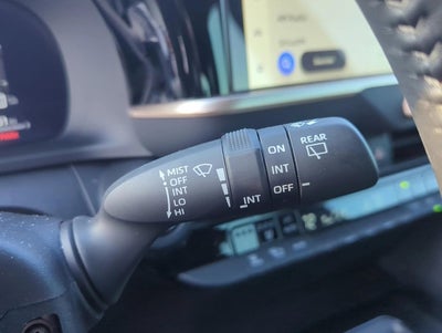 2025 Toyota Crown Signia XLE AWD (Natl)