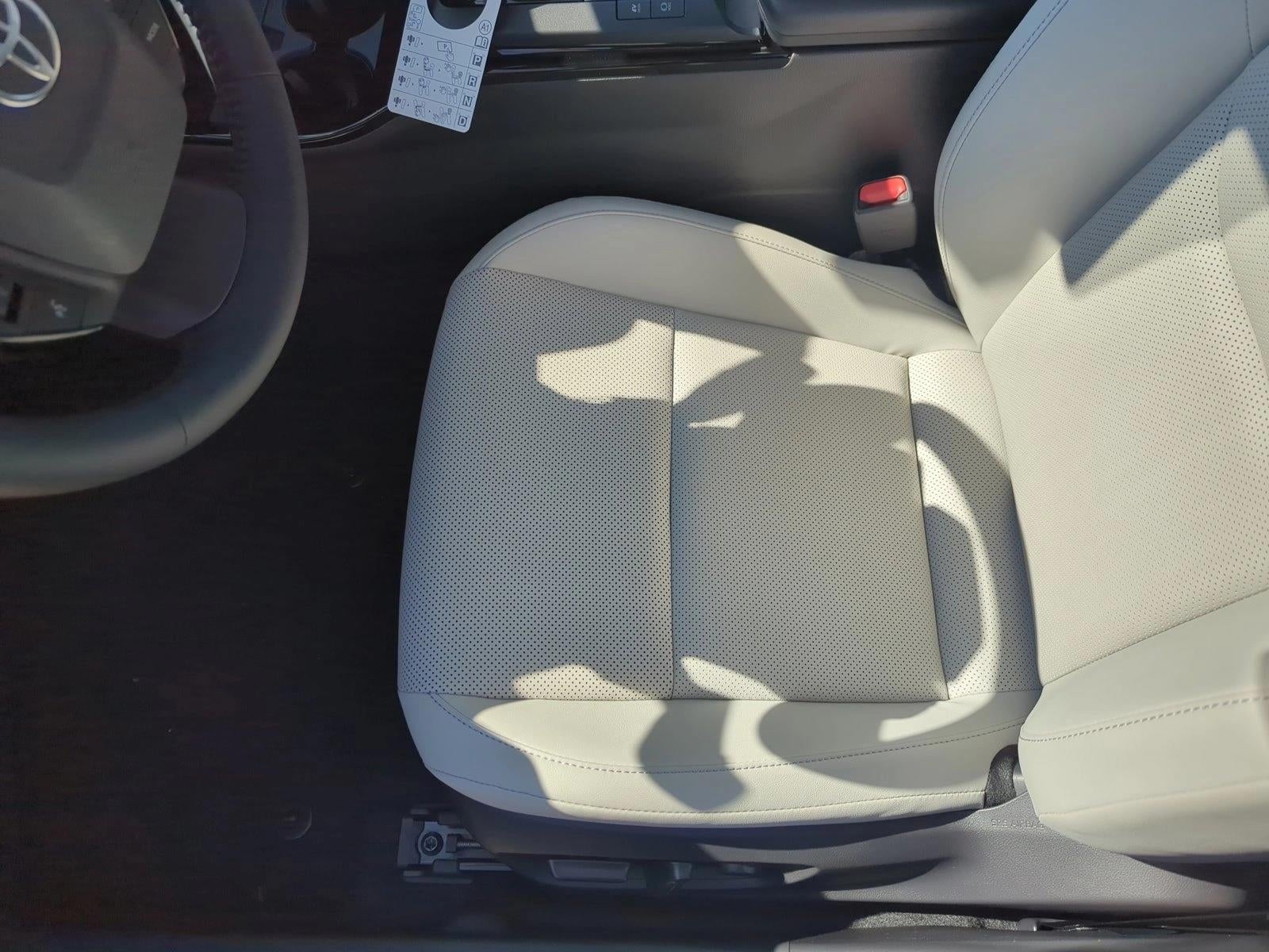 2025 Toyota Prius Limited (Natl)