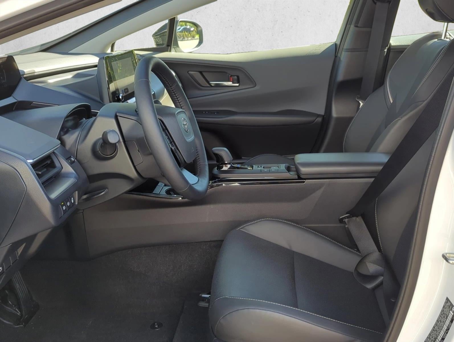 2025 Toyota Prius XLE (Natl)